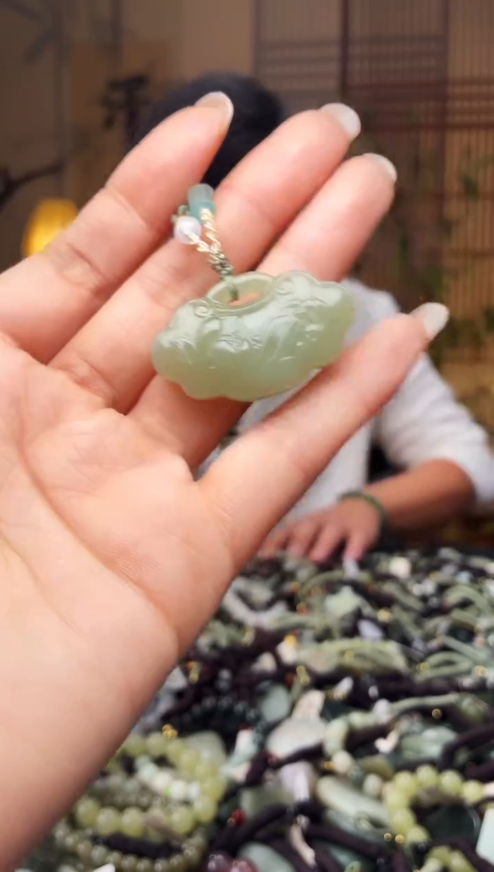 颈饰未镶嵌和田玉多样性发货，拍一发一
