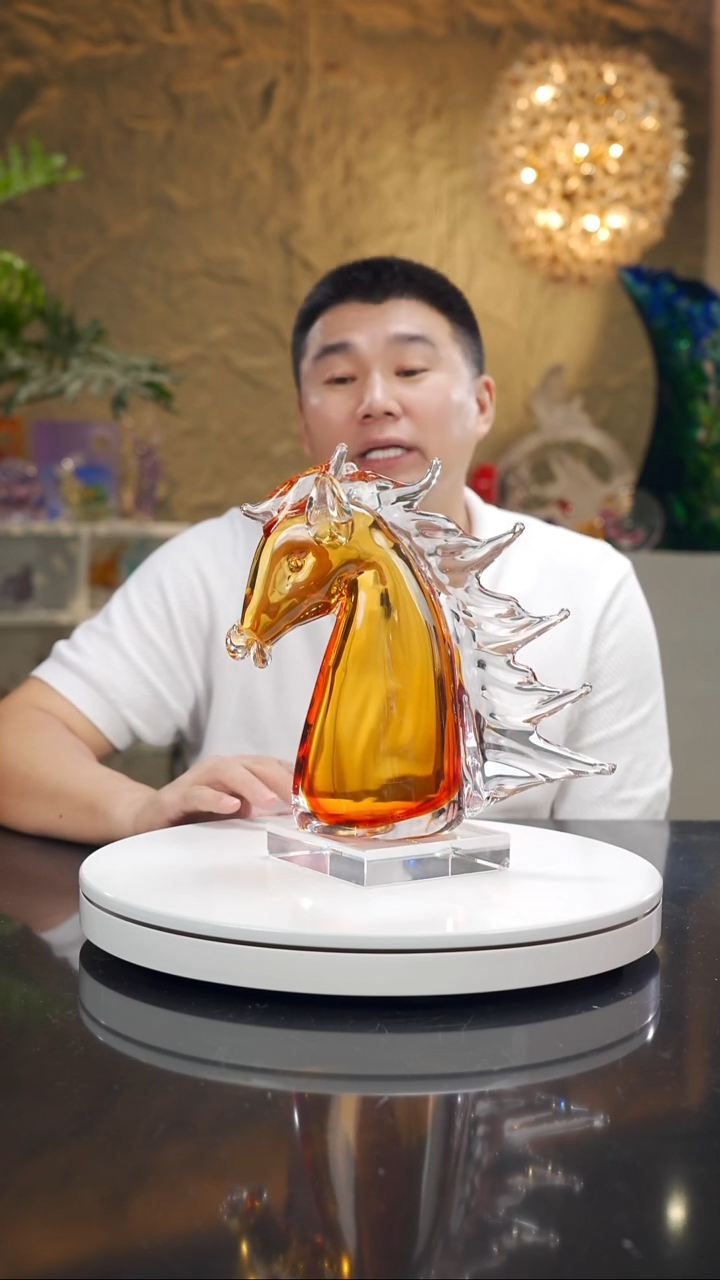 手工艺品琉璃福利设计款琥珀马头摆件带底座