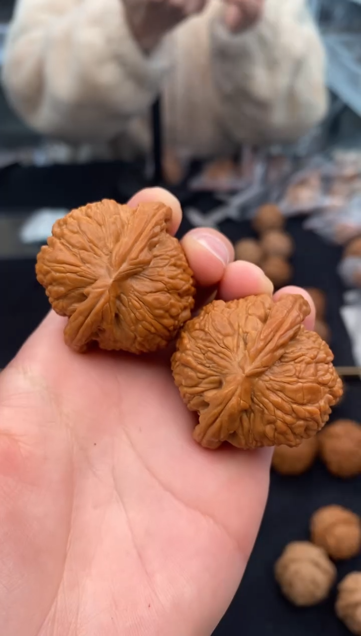 【闪购商品】文玩核桃把件白狮子41-u279