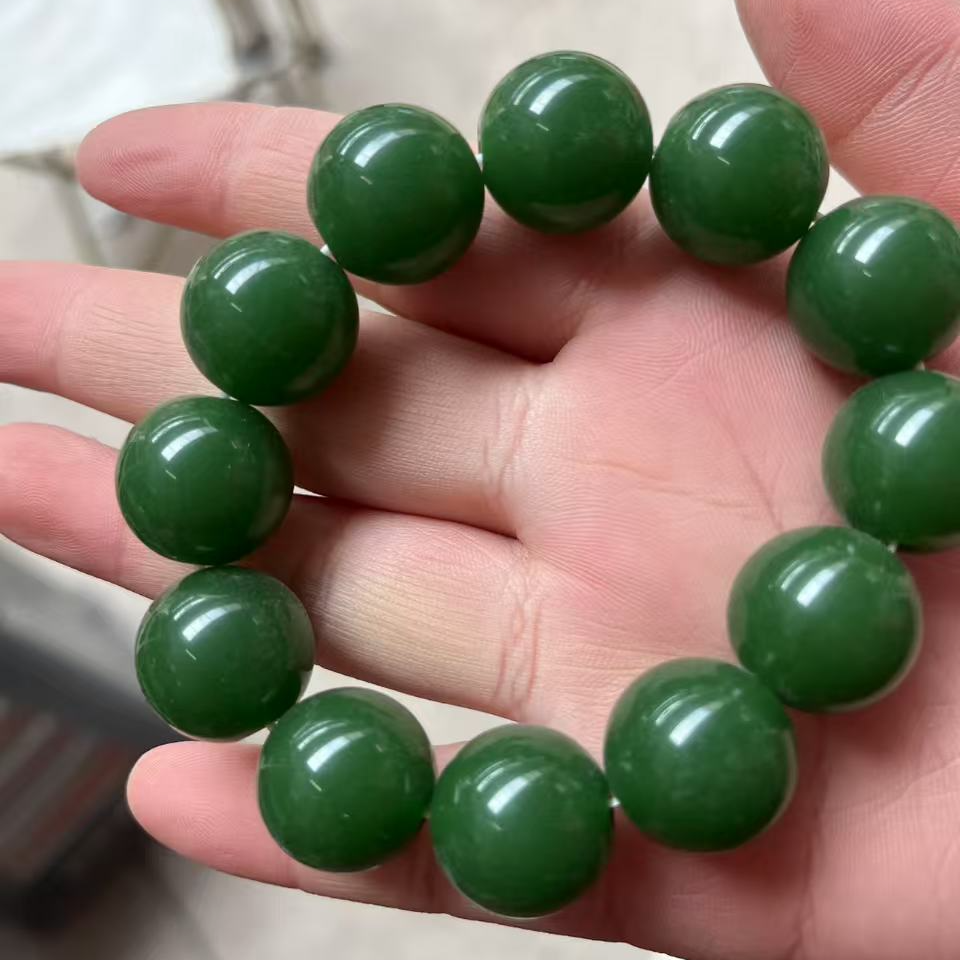 精品摆件菠菜绿圆手串