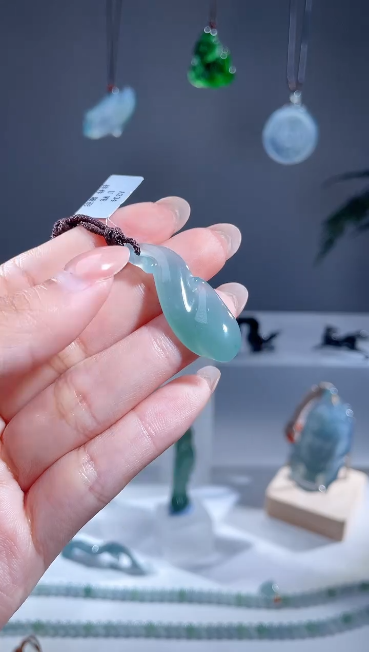 【闪购商品】翡翠颈饰未镶嵌天然A货翡翠随形