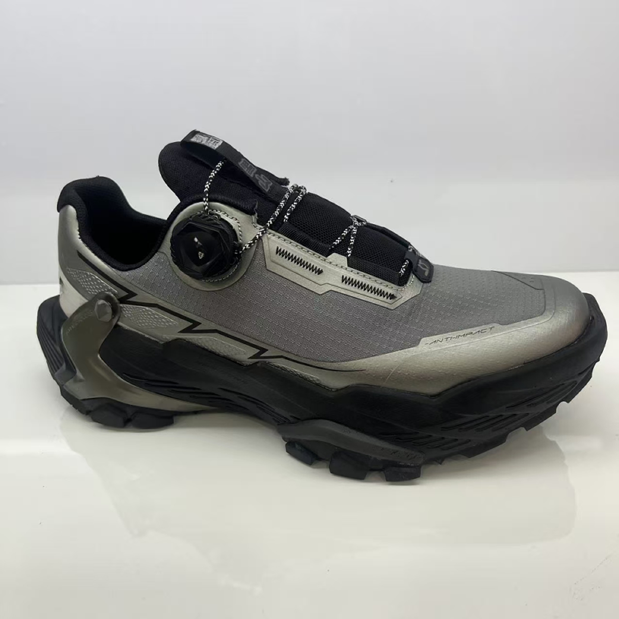 【断码】运动鞋跑步鞋防水防滑户外登山徒步通勤（刘）