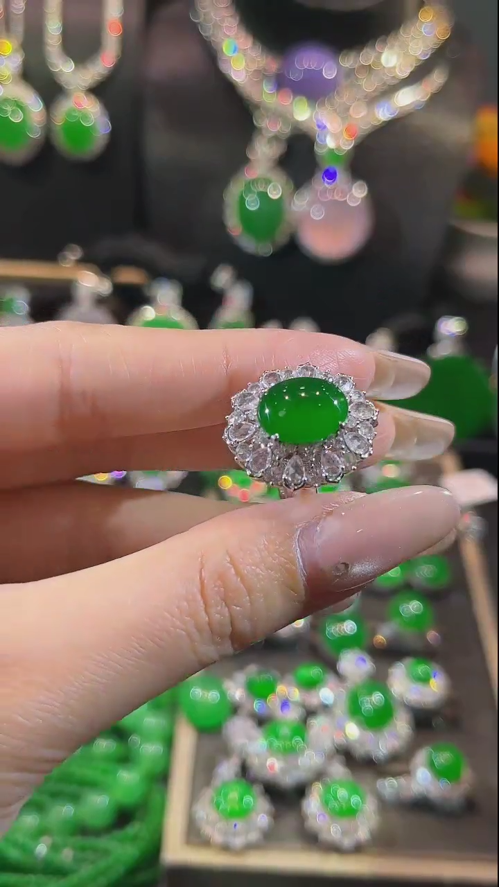 【闪购商品】翡翠戒指18K金镶嵌戒指