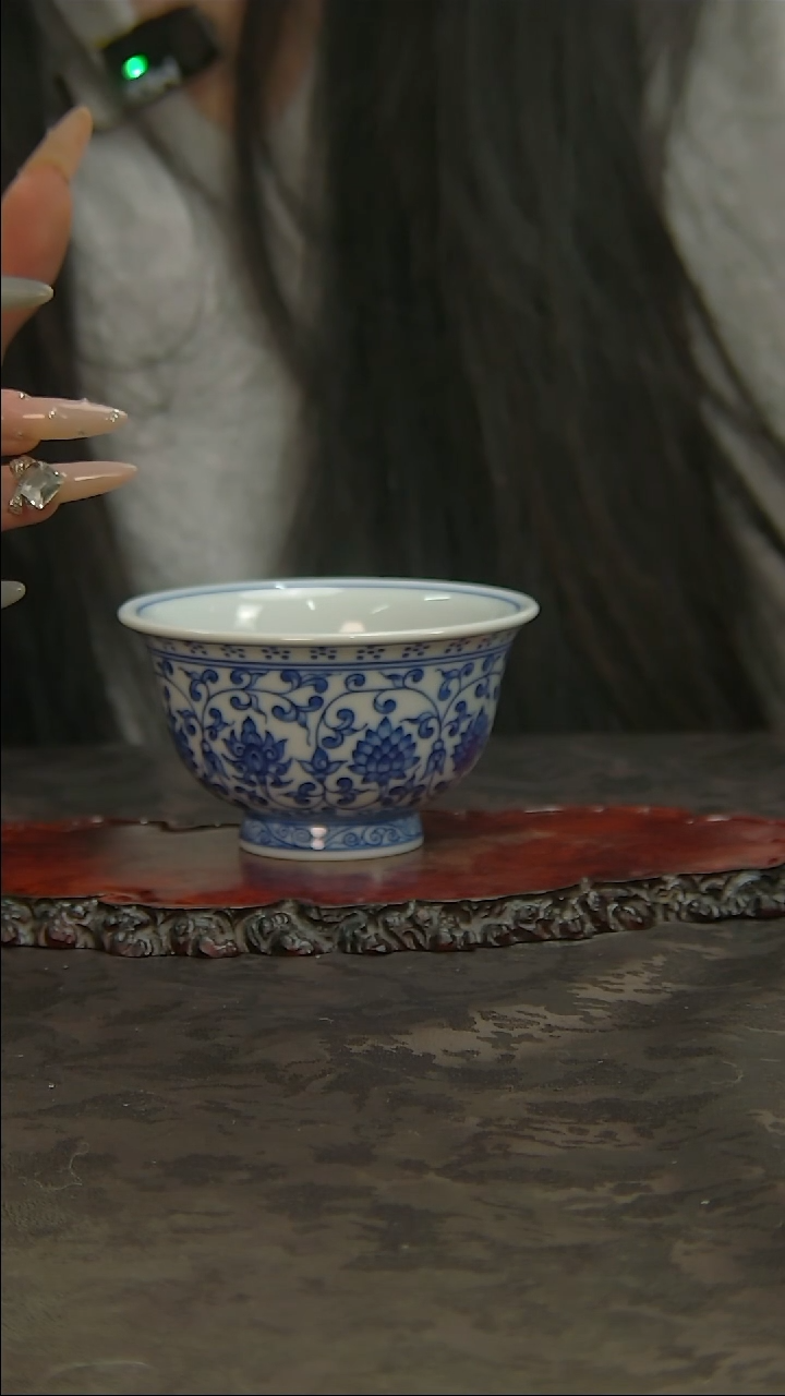 【闪购商品】青花手绘缠枝莲压手