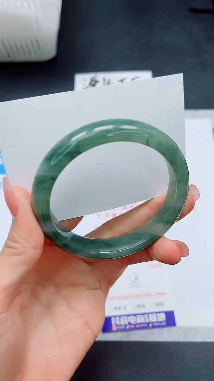 【闪购商品】石英质玉手镯未镶嵌34