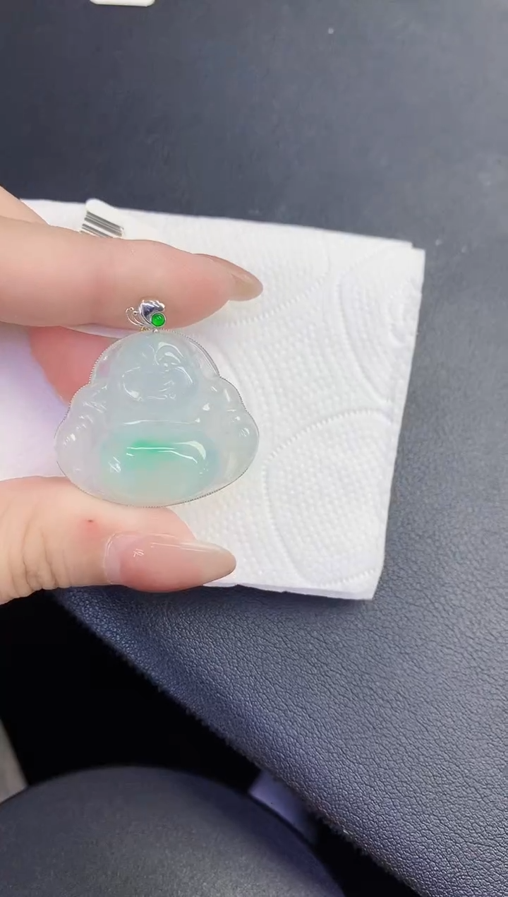 颈饰18K金镶嵌翡翠缅甸天然翡翠A货