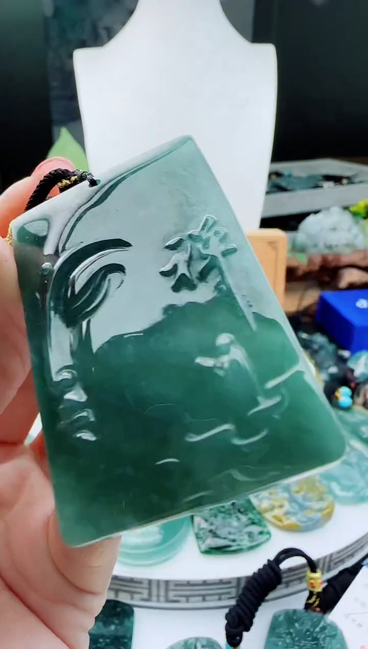 【闪购商品】翡翠颈饰未镶嵌多样性随机一件发货