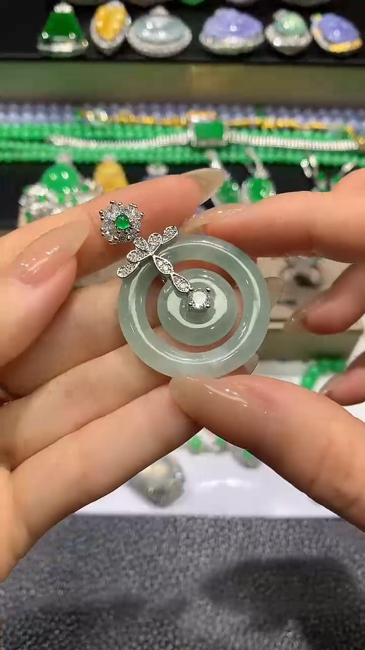 【闪购商品】翡翠吊坠(不含链)未镶嵌6多人多样性随机发货1件