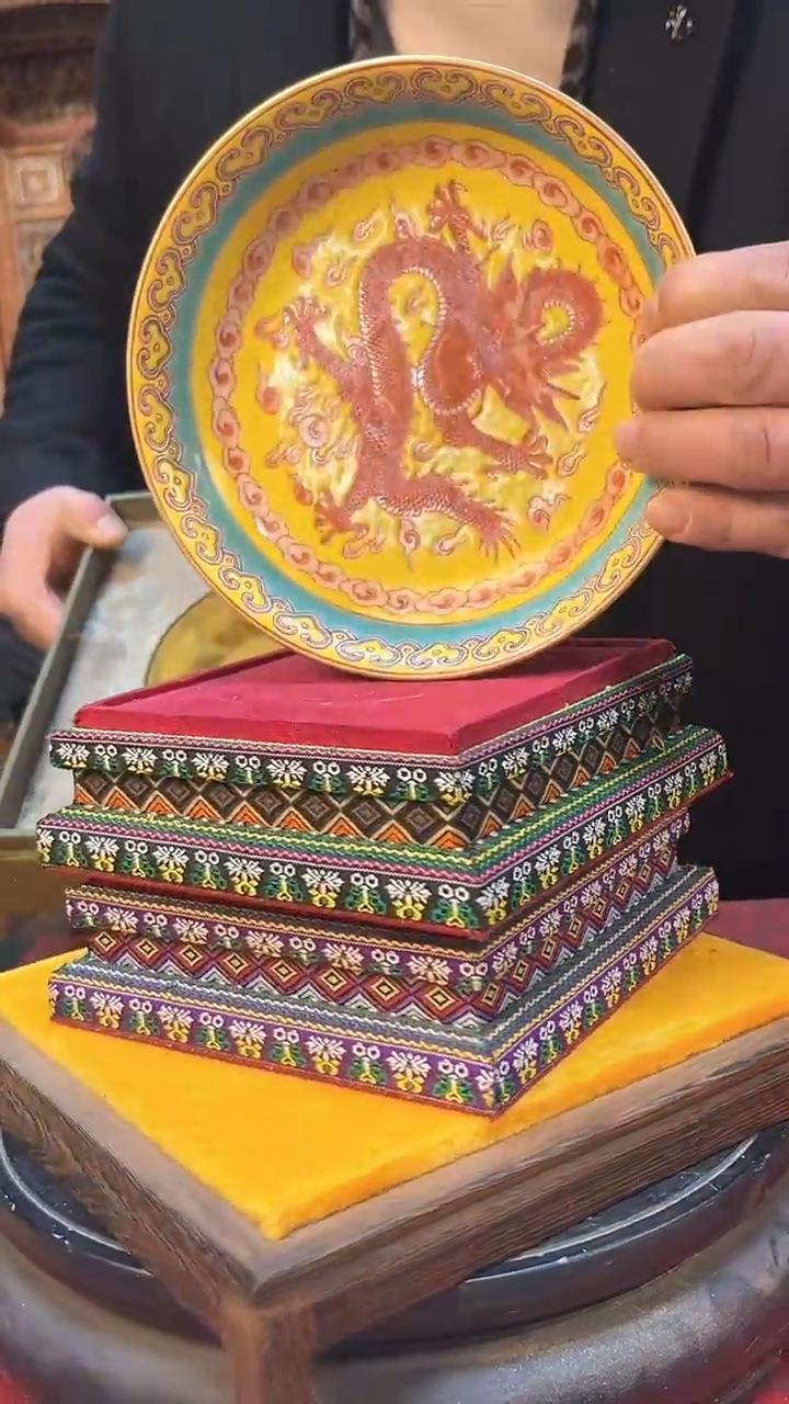 【闪购商品】瓷片209F现代工艺品一个