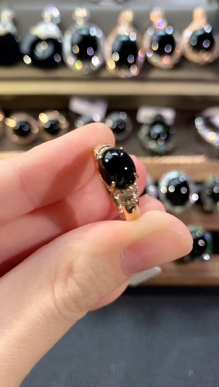 18K金镶嵌戒指翡翠冬日珠宝Q19