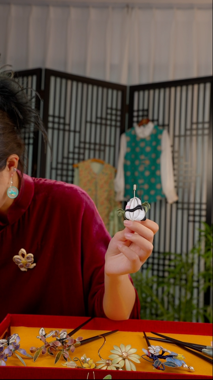 刺绣土**豆非遗绒花手工饰品