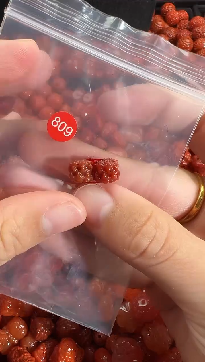 颈饰未镶嵌南红玛瑙1