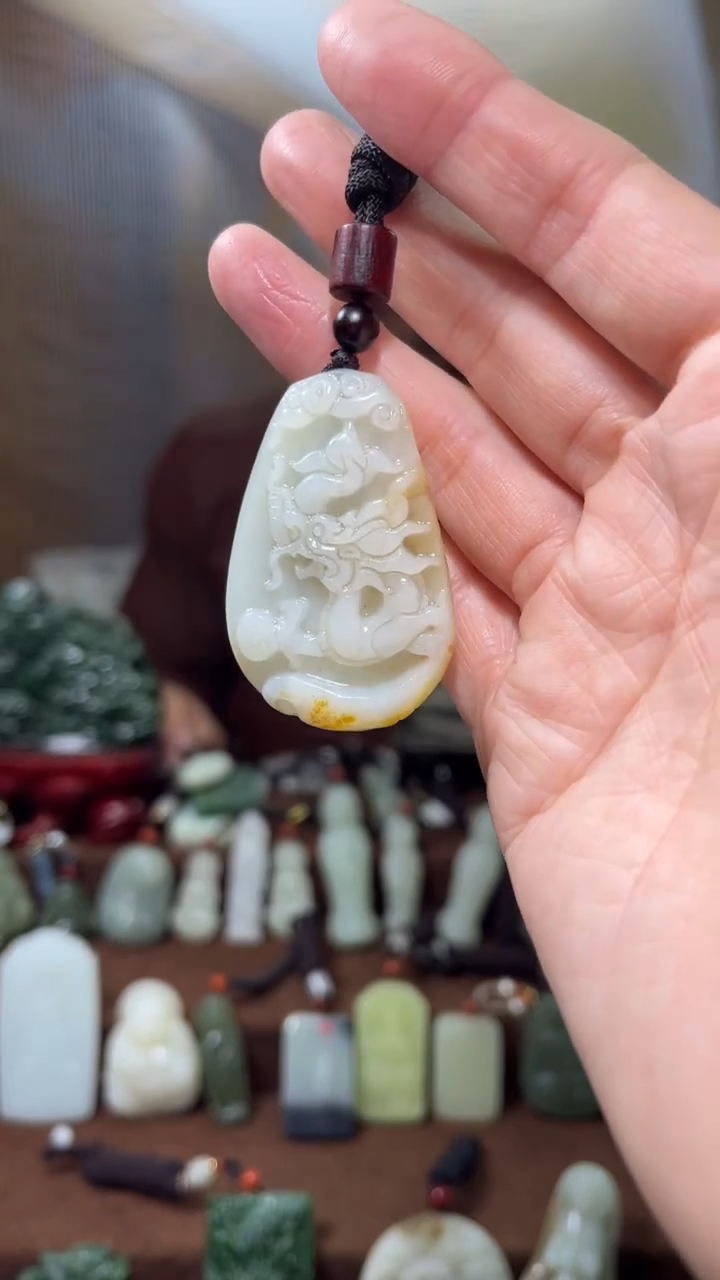 颈饰未镶嵌和田玉·