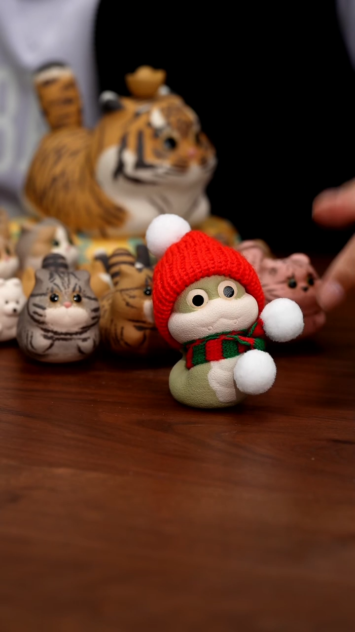 紫砂摆件圣诞小蛇