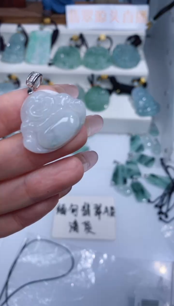 颈饰银S925镶嵌翡翠吊坠