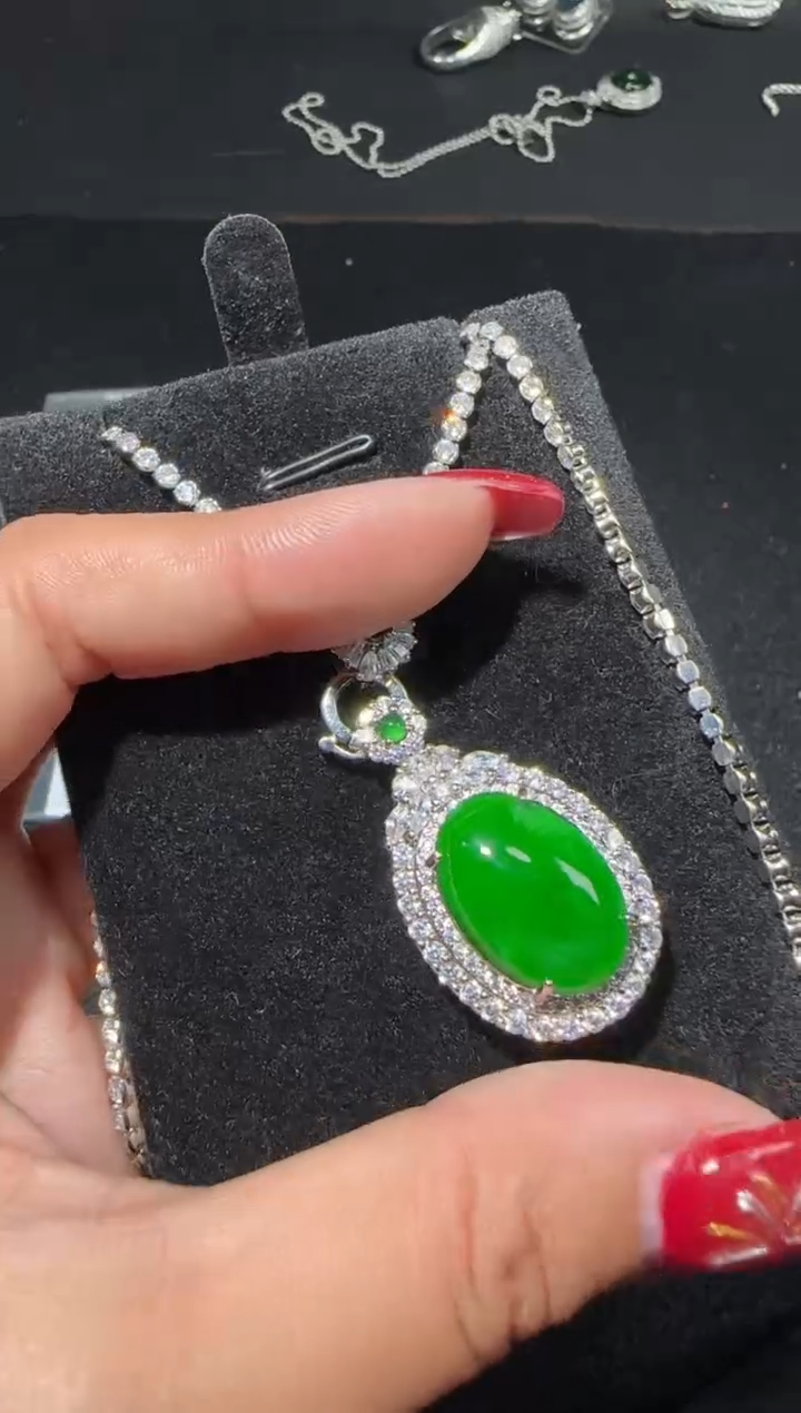 【闪购商品】翡翠吊坠(赠链)未镶嵌多样性发货拍一发一