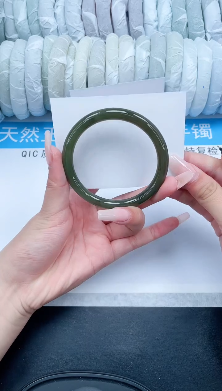 【闪购商品】石英质玉手镯未镶嵌194-58