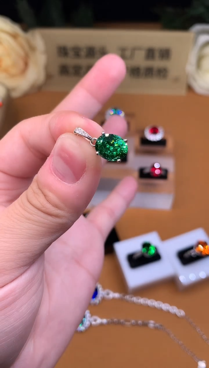 颈饰银S925镶嵌绿色碧玺5656