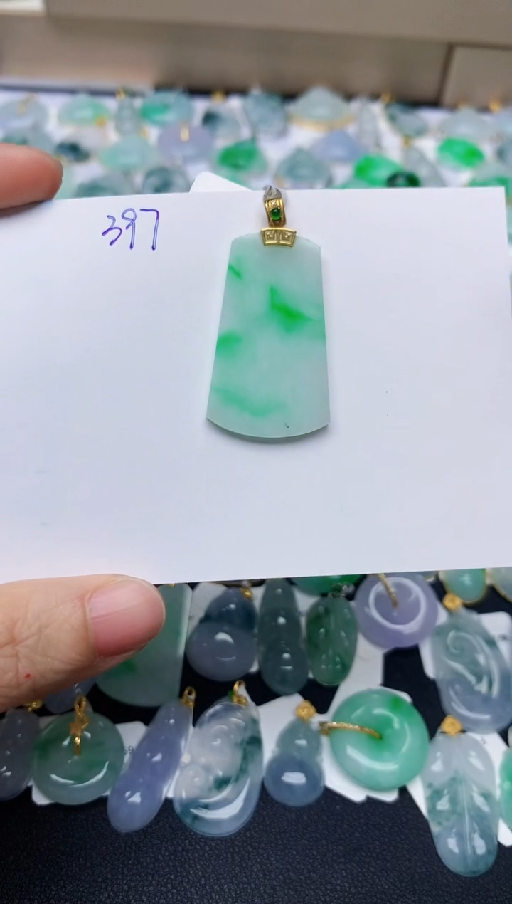 【闪购商品】翡翠颈饰18K金镶嵌天然翡翠A货   