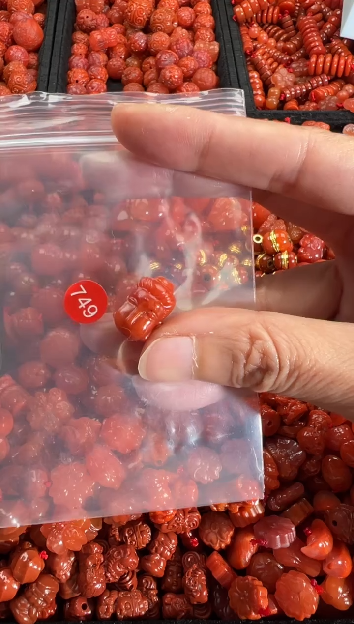 【闪购商品】南红玛瑙颈饰未镶嵌2