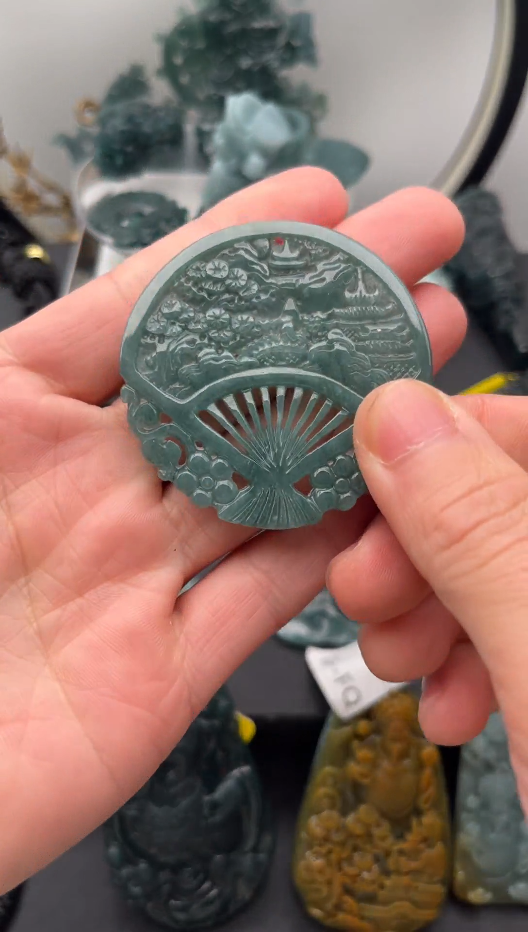 颈饰未镶嵌翡翠手握江山