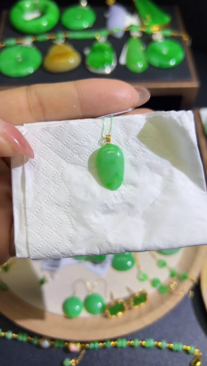 【闪购商品】翡翠颈饰18K金镶嵌Q缅料A货翡翠/支持复检/一件