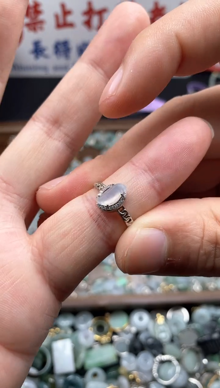 【闪购商品】翡翠颈饰未镶嵌哥哥