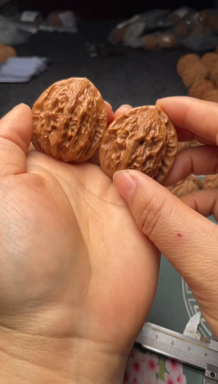 把件文玩核桃w62  大红袍 37尺