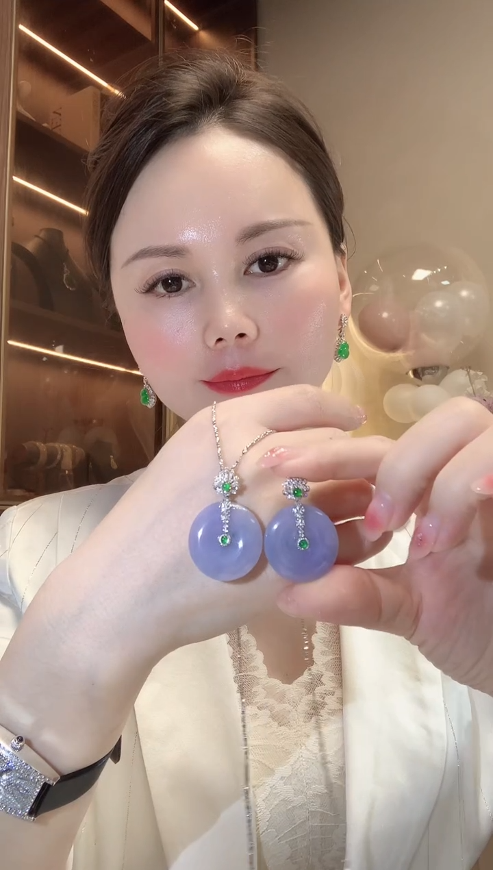 【闪购商品】翡翠吊坠(不含链)18K金镶嵌D5 多样性发货一件