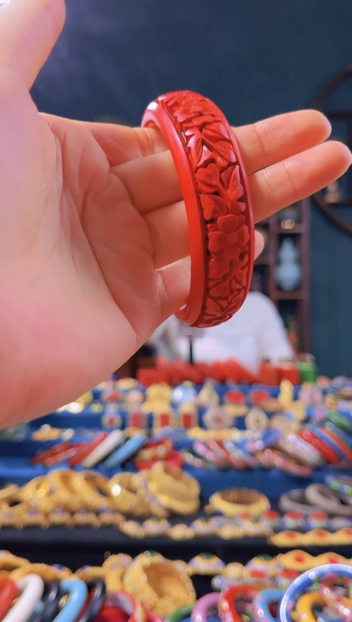 【闪购商品】非遗绝技 雕漆花卉手镯（56-61）