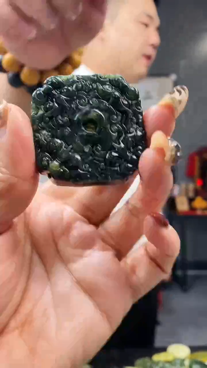 未镶嵌蛇纹石玉其他天然岫玉（多样性发其中之一）