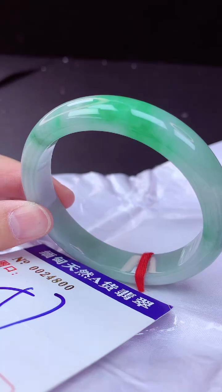 翡翠手镯未镶嵌57+             