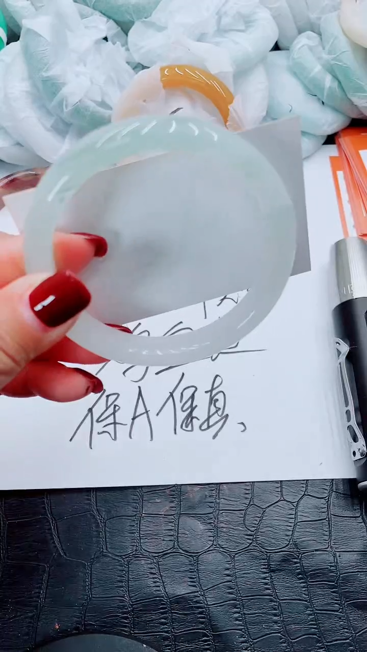 【闪购商品】石英质玉手镯未镶嵌S66-60-61