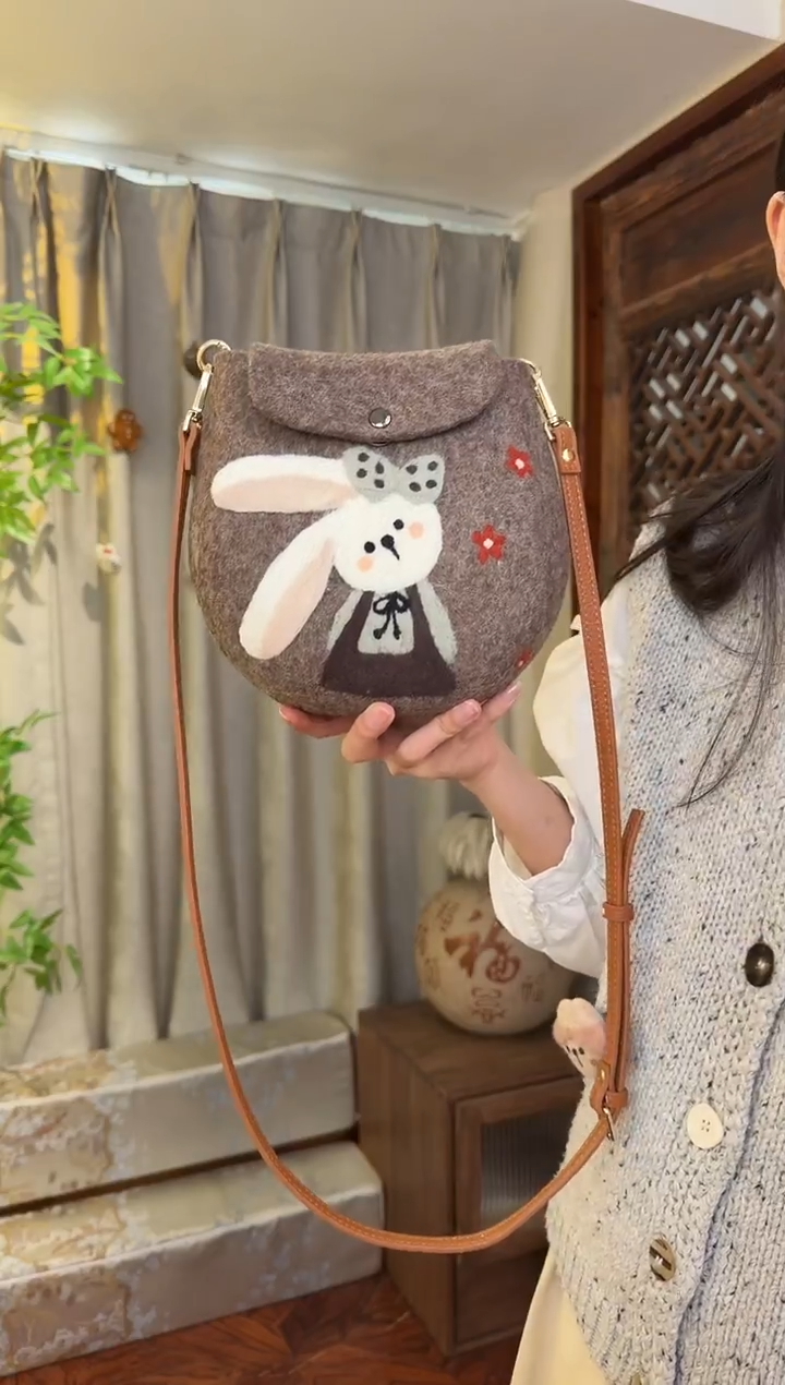 羊毛非遗羊毛毡包 蛋蛋包三花兔