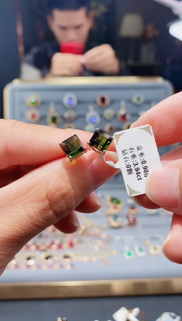 【闪购商品】碧玺耳饰18K金镶嵌3.94.