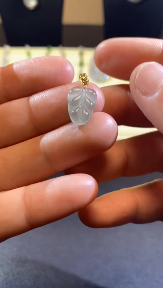 【闪购商品】翡翠吊坠(赠链)18K金镶嵌缅甸天然A货翡翠