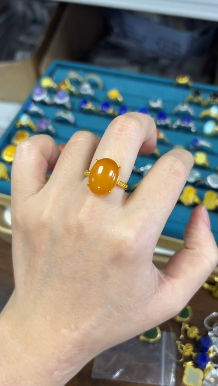 未镶嵌蜜蜡戒指老蜜蜡四爪大蛋面镶嵌款戒指[46]
