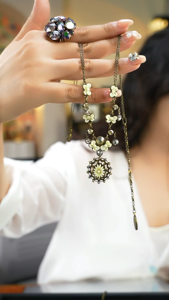 玻璃非金属白色项链