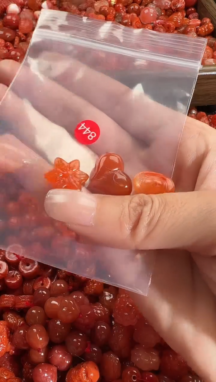 颈饰未镶嵌南红玛瑙1