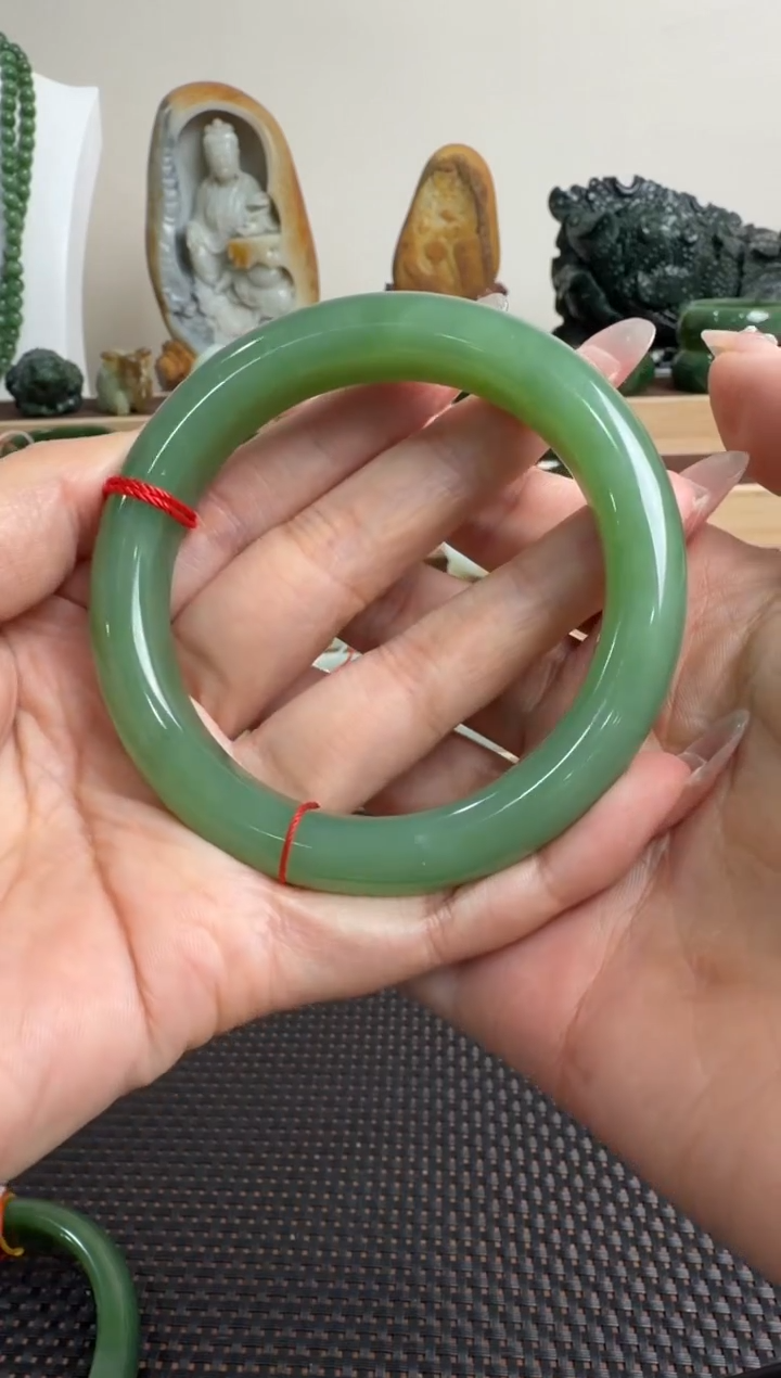 颈饰未镶嵌和田玉手镯61+