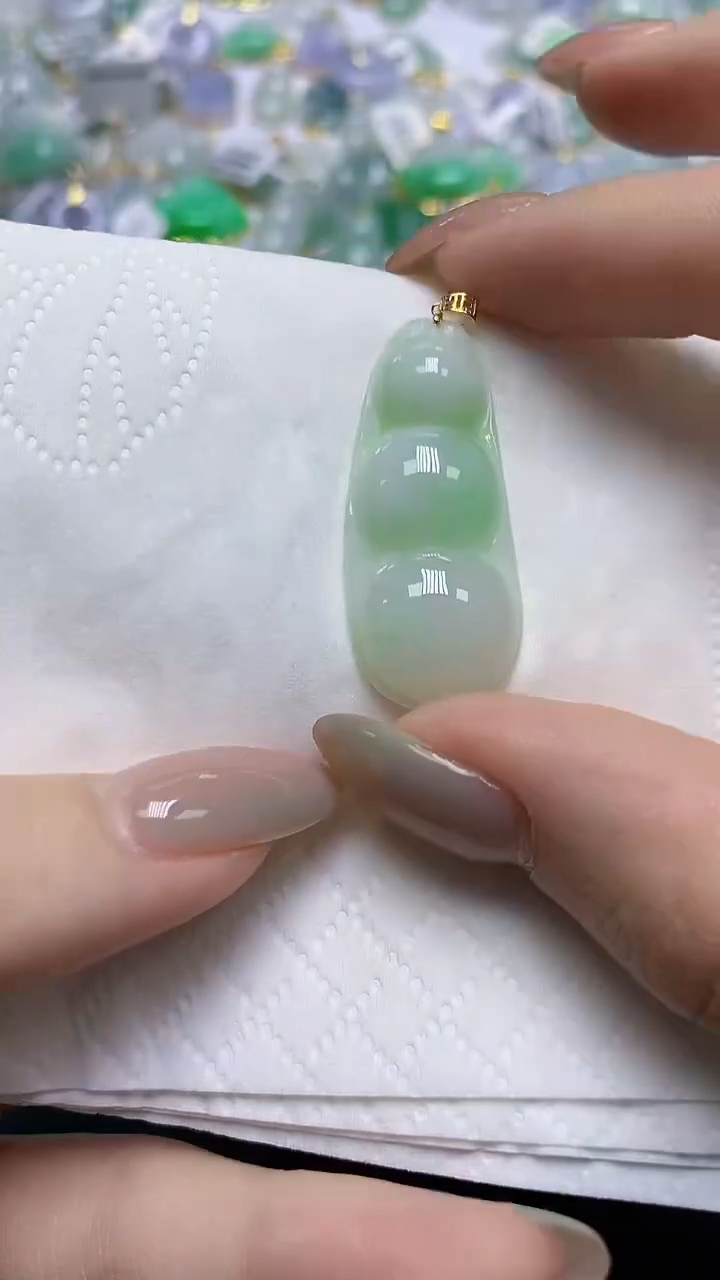 翡翠18K金镶嵌颈饰天然缅甸A货翡翠