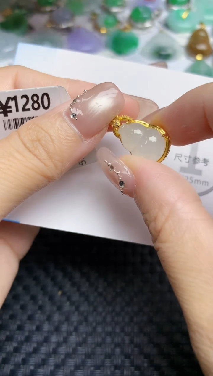 颈饰未镶嵌翡翠天然缅甸A货翡翠百元以上9元证书费自理