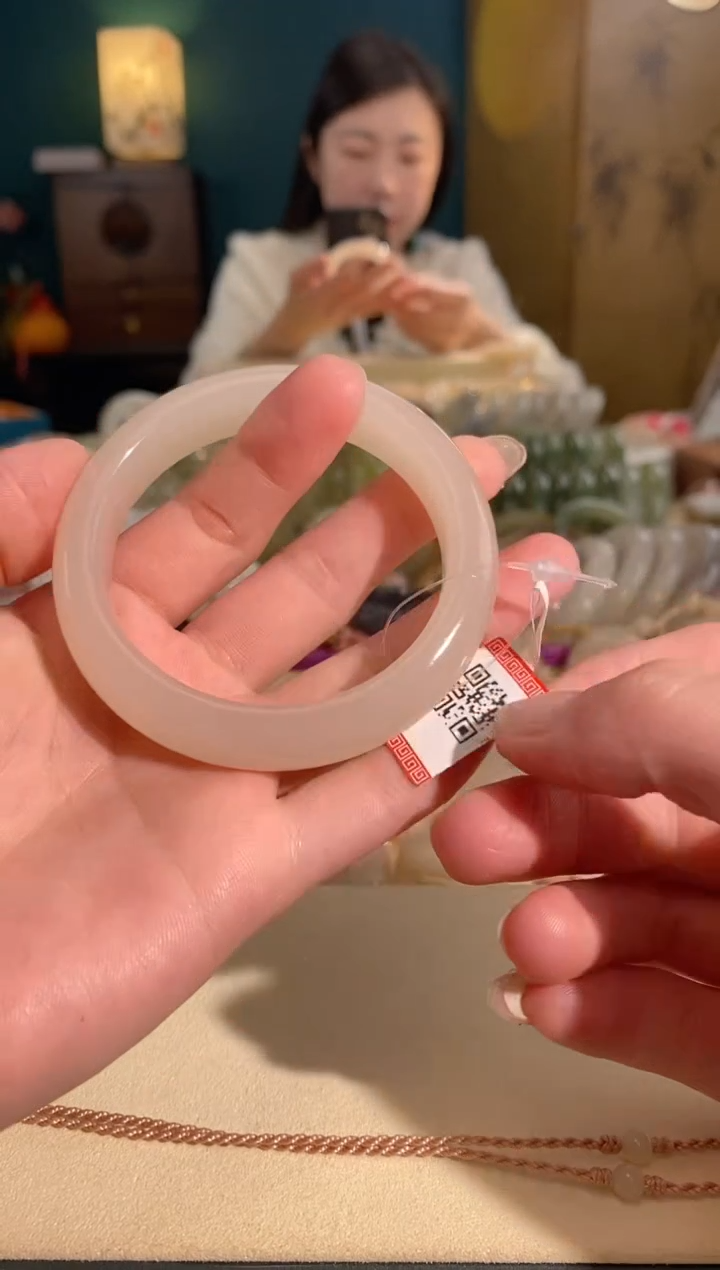 【闪购商品】和田玉手镯未镶嵌手镯53.54圈口