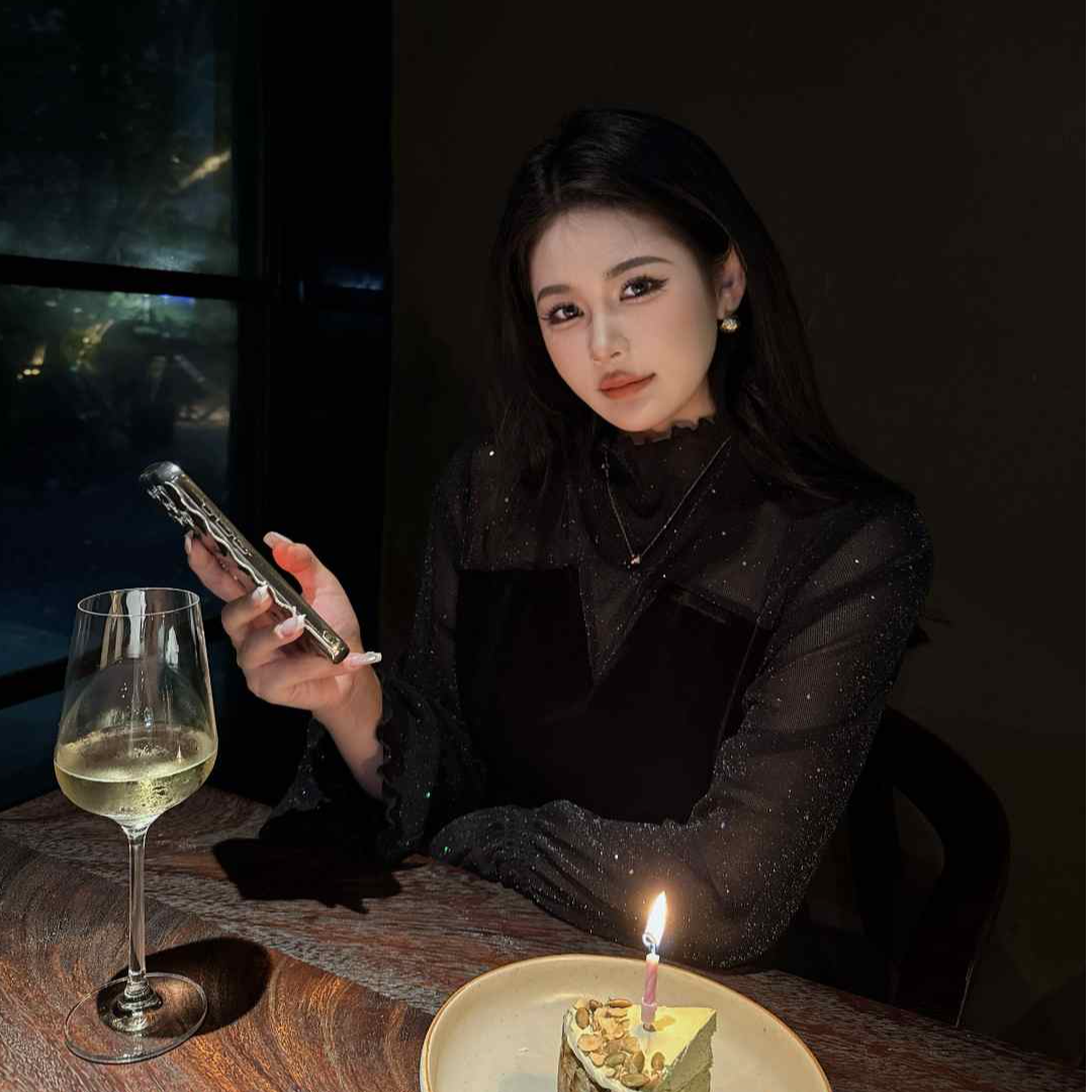 赫饰现货大码新款女装丝绒显瘦打底衫微胖mm遮肉气质洋气高贵上衣