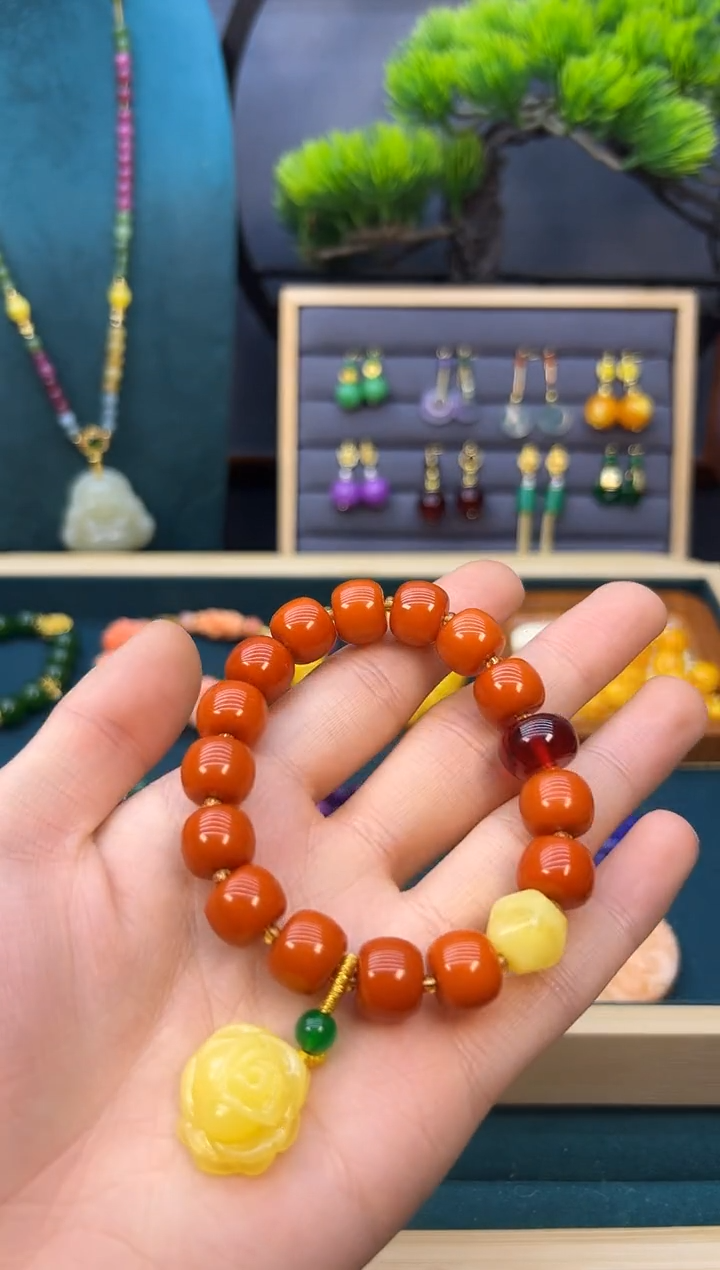 【闪购商品】蜜蜡耳饰14K金镶嵌S119          