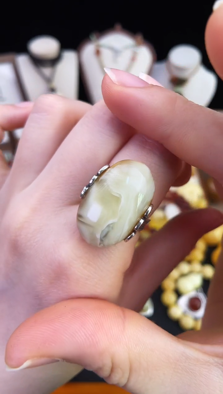 琥珀未镶嵌珠宝奇石柒月