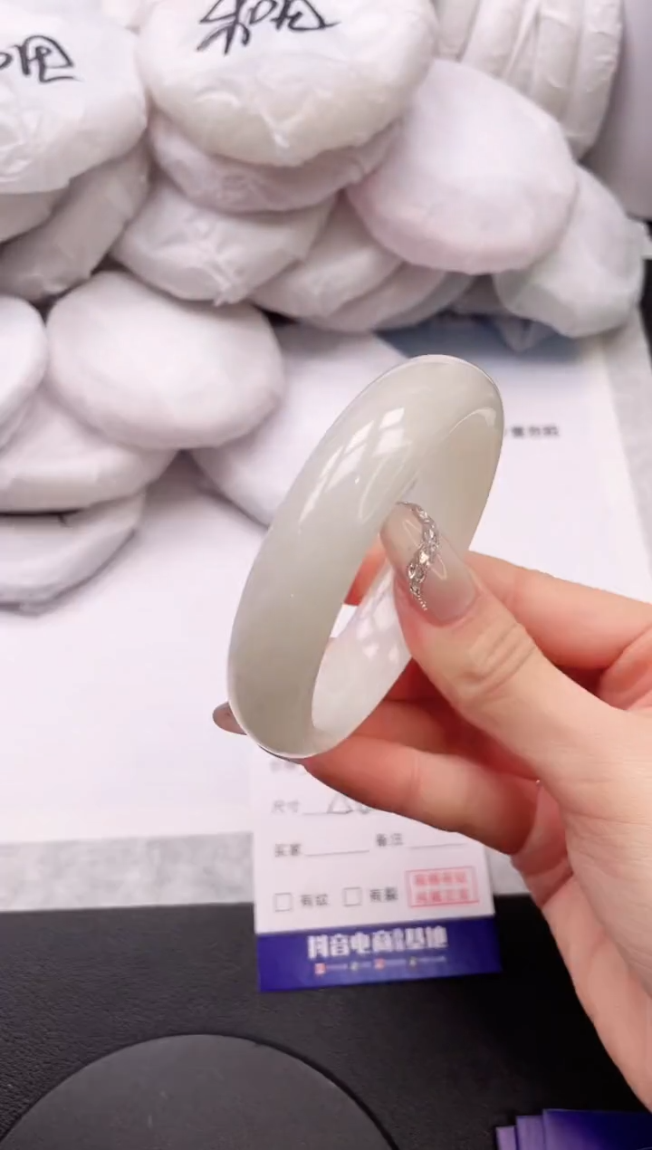 【闪购商品】和田玉手镯未镶嵌26K327-56