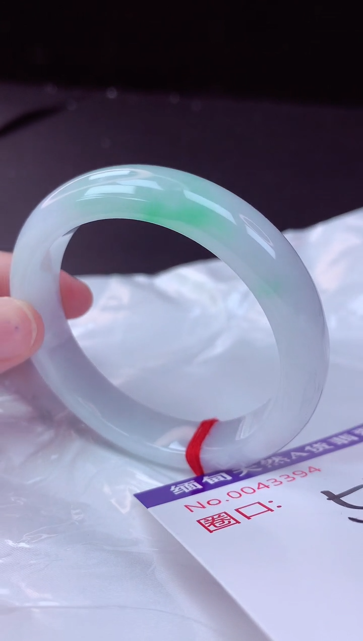 翡翠手镯未镶嵌53+             