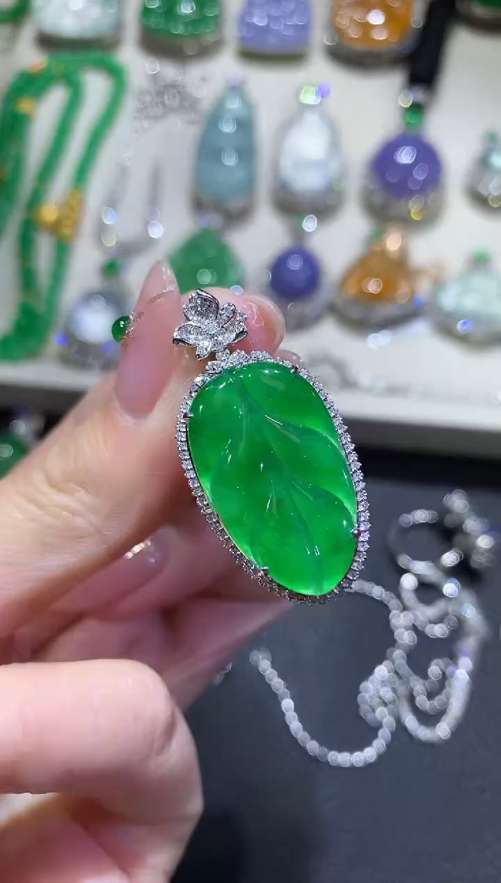 【闪购商品】翡翠吊坠(不含链)18K金镶嵌73-叶子