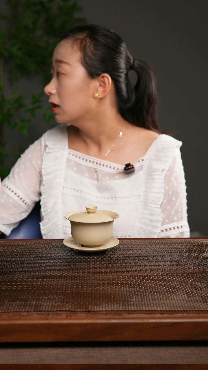陶瓷白泥元宝三才盖碗